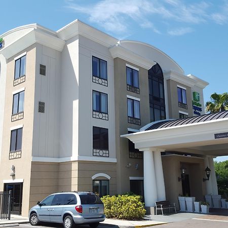 Holiday Inn Express Hotel & Suites Tampa-Usf-Busch Gardens By Ihg Exteriör bild