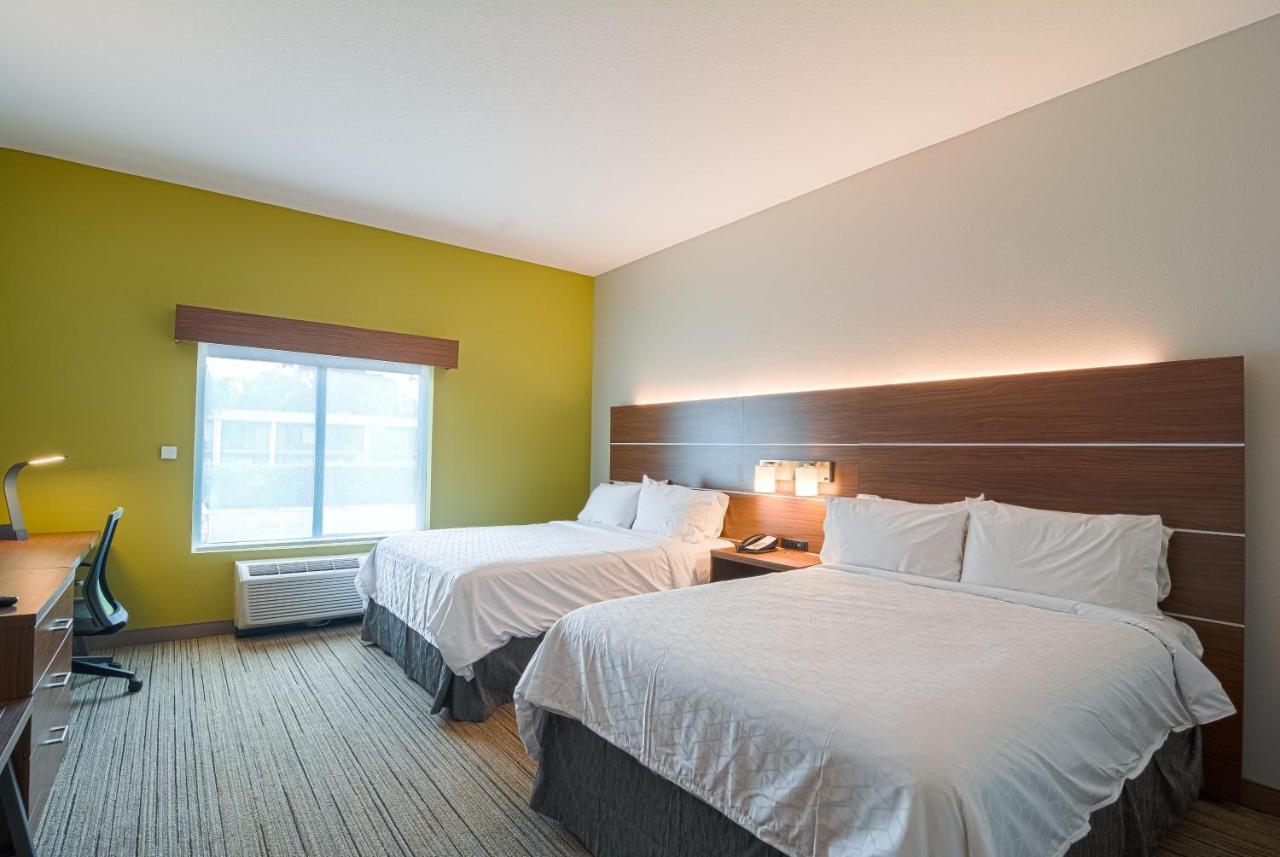 Holiday Inn Express Hotel & Suites Tampa-Usf-Busch Gardens By Ihg Exteriör bild