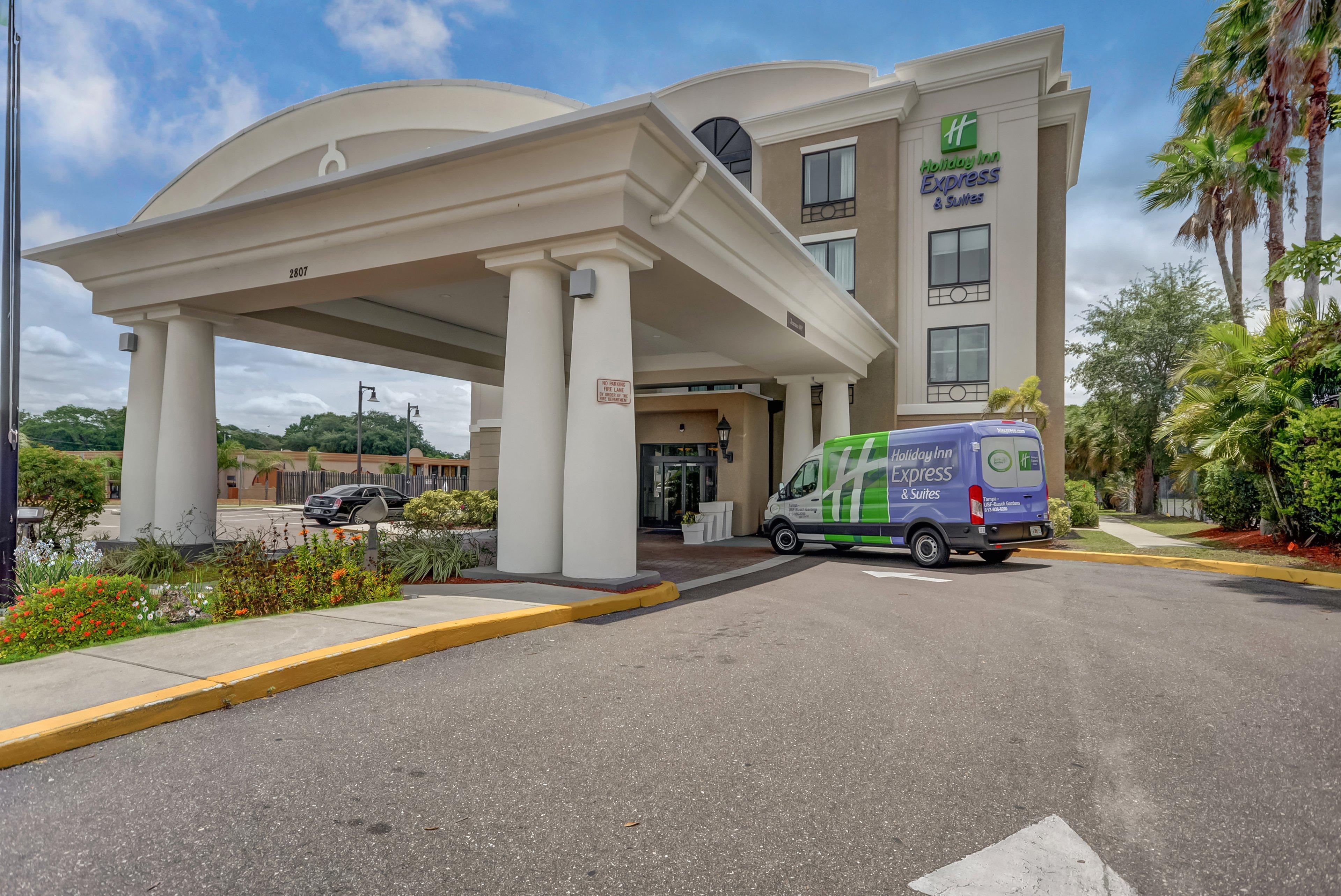 Holiday Inn Express Hotel & Suites Tampa-Usf-Busch Gardens By Ihg Exteriör bild