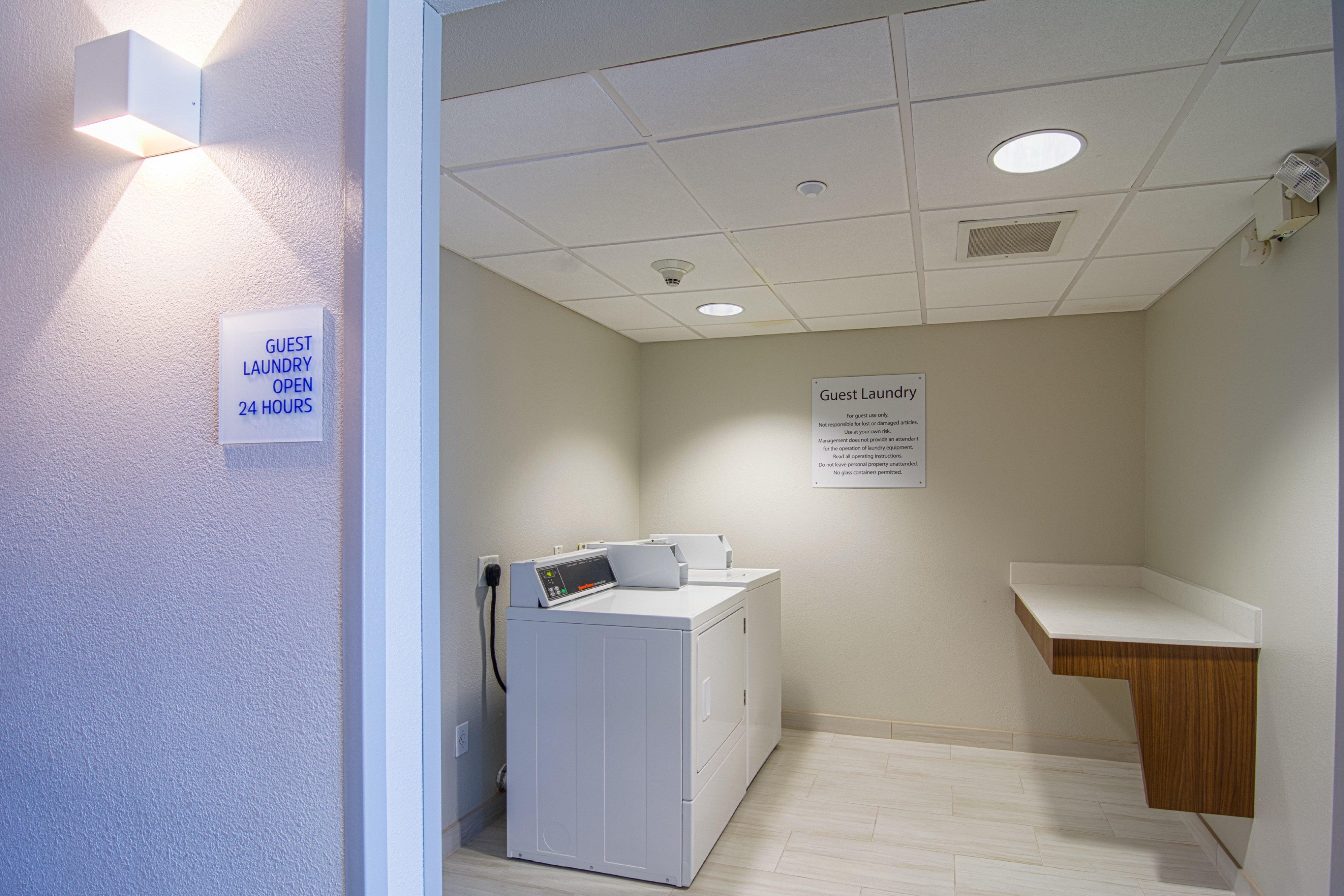 Holiday Inn Express Hotel & Suites Tampa-Usf-Busch Gardens By Ihg Exteriör bild