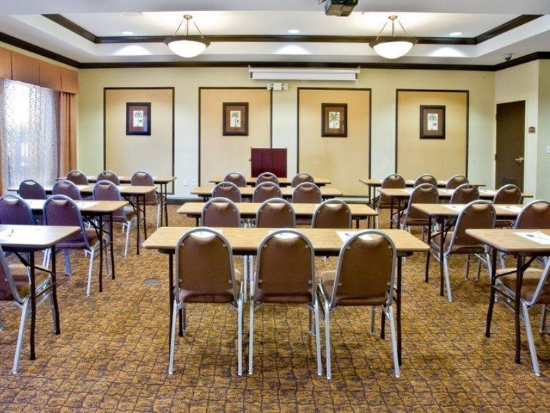 Holiday Inn Express Hotel & Suites Tampa-Usf-Busch Gardens By Ihg Exteriör bild